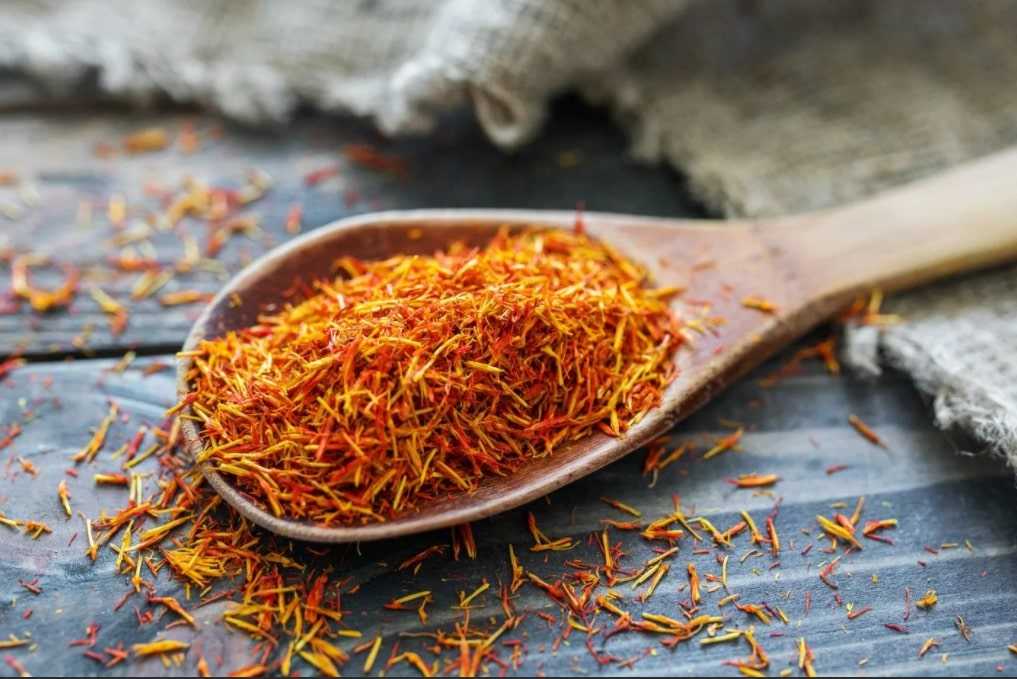 Подробно отвечаем на вопрос: шафраны и бархатцы — это разные цветы?